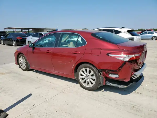 4T1B11HKXJU643723 2018 TOYOTA CAMRY - Image 2