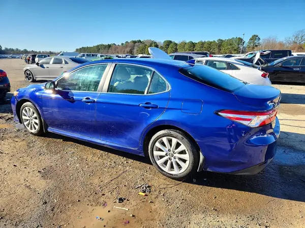 4T1B11HKXJU643978 2018 TOYOTA CAMRY - Image 2