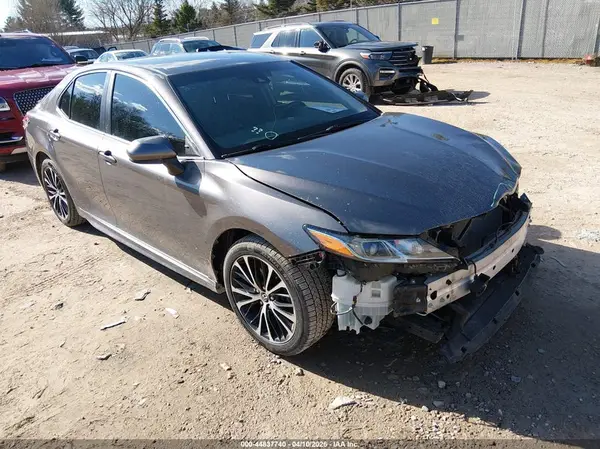4T1B11HKXJU644094 2018 TOYOTA CAMRY - Image 1
