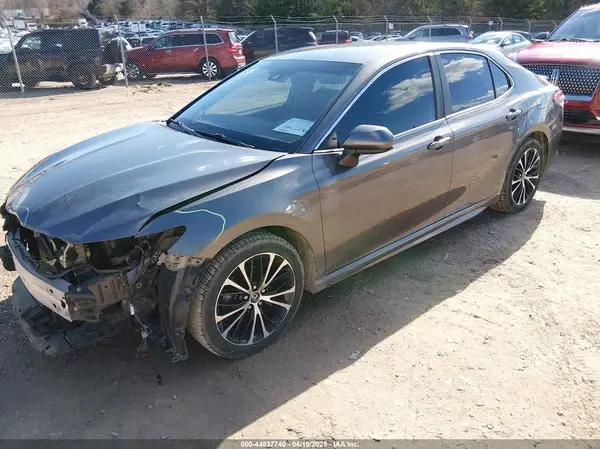 4T1B11HKXJU644094 2018 TOYOTA CAMRY - Image 2