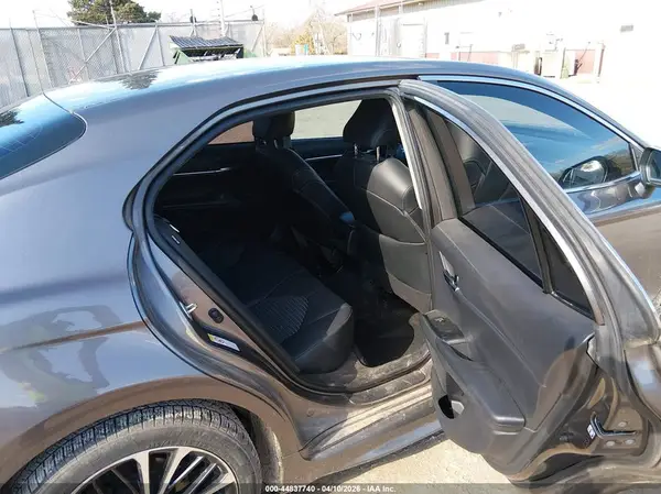 4T1B11HKXJU644094 2018 TOYOTA CAMRY - Image 8