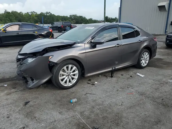 4T1B11HKXJU644337 2018 TOYOTA CAMRY - Image 1