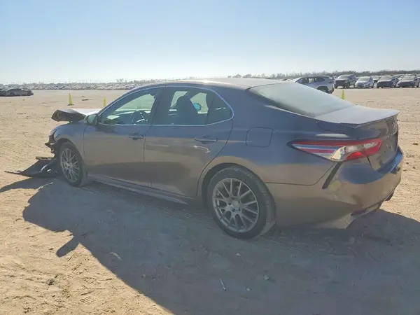 4T1B11HKXJU644628 2018 TOYOTA CAMRY - Image 2