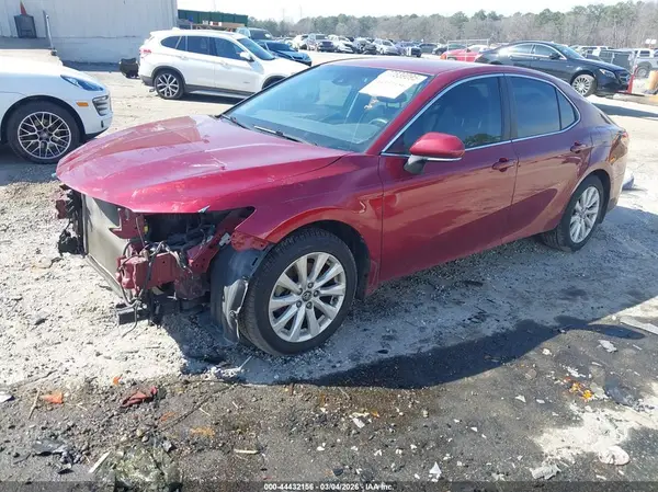 4T1B11HKXJU646248 2018 TOYOTA CAMRY - Image 2