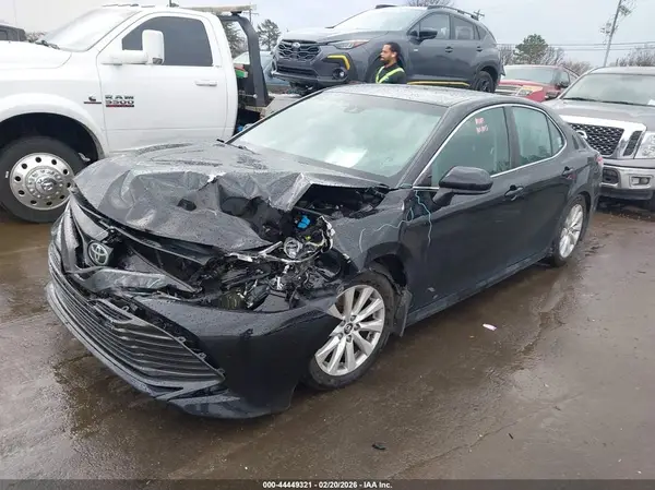 4T1B11HKXJU646587 2018 TOYOTA CAMRY - Image 2