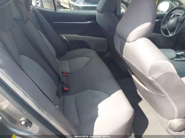 4T1B11HKXJU647142 2018 TOYOTA CAMRY - Image 8