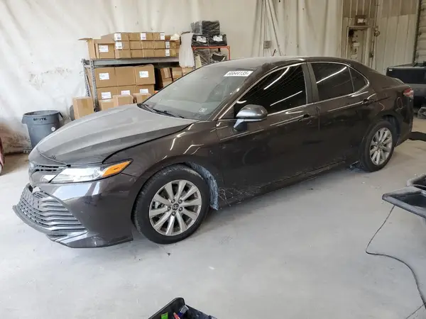 4T1B11HKXJU650199 2018 TOYOTA CAMRY - Image 1