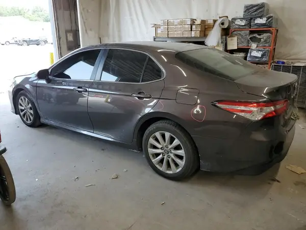 4T1B11HKXJU650199 2018 TOYOTA CAMRY - Image 2