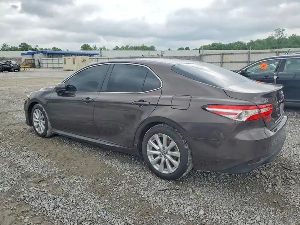 4T1B11HKXJU650798 2018 TOYOTA CAMRY - Image 2