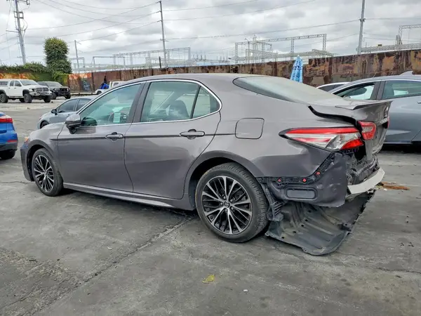 4T1B11HKXJU652325 2018 TOYOTA CAMRY - Image 2