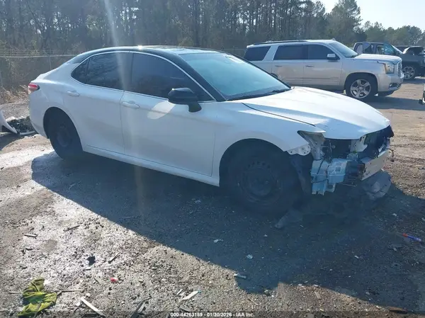 4T1B11HKXJU652759 2018 TOYOTA CAMRY - Image 1