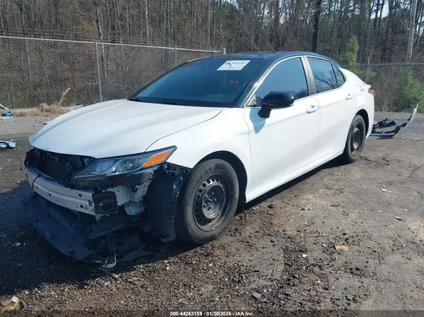 4T1B11HKXJU652759 2018 TOYOTA CAMRY - Image 2