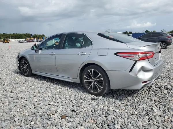 4T1B11HKXJU655581 2018 TOYOTA CAMRY - Image 2