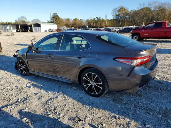 4T1B11HKXJU655841 2018 TOYOTA CAMRY - Image 2
