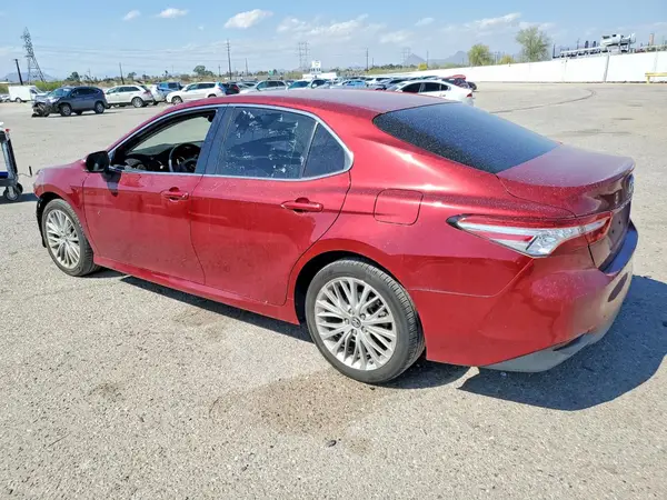 4T1B11HKXJU656200 2018 TOYOTA CAMRY - Image 2