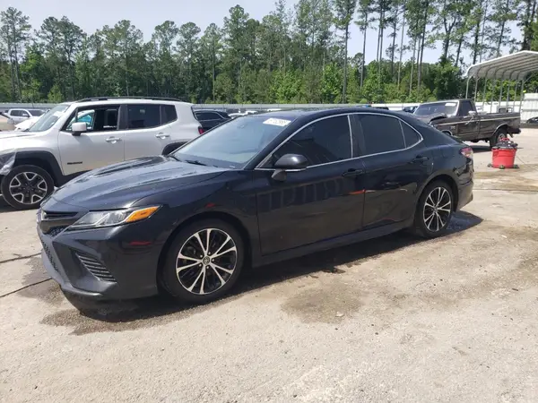 4T1B11HKXJU656262 2018 TOYOTA CAMRY - Image 1