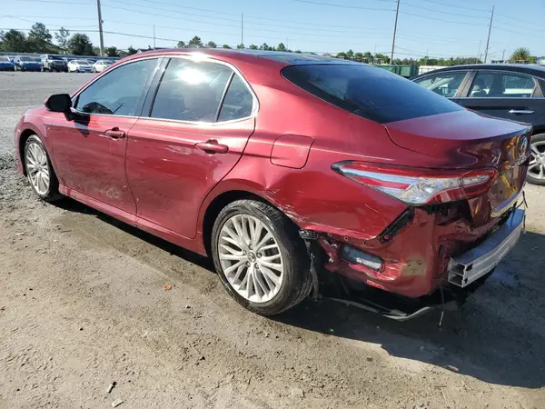 4T1B11HKXJU657749 2018 TOYOTA CAMRY - Image 2