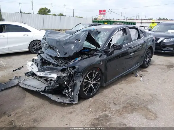 4T1B11HKXJU659758 2018 TOYOTA CAMRY - Image 2