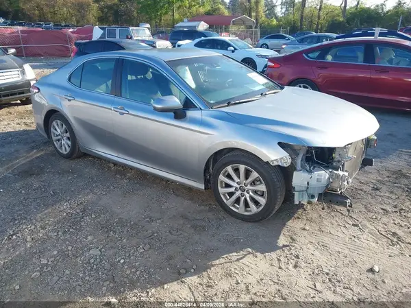 4T1B11HKXJU660179 2018 TOYOTA CAMRY - Image 1