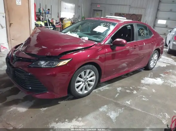4T1B11HKXJU660392 2018 TOYOTA CAMRY - Image 2