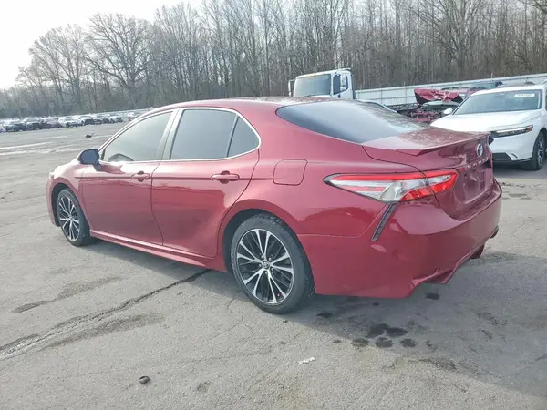 4T1B11HKXJU661039 2018 TOYOTA CAMRY - Image 2