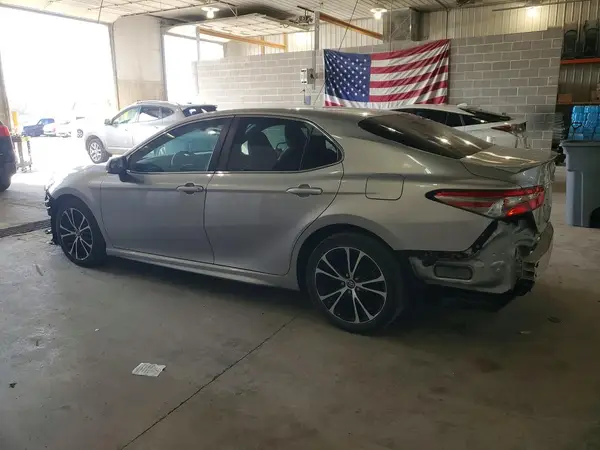 4T1B11HKXJU661929 2018 TOYOTA CAMRY - Image 2