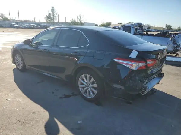 4T1B11HKXJU662563 2018 TOYOTA CAMRY - Image 2