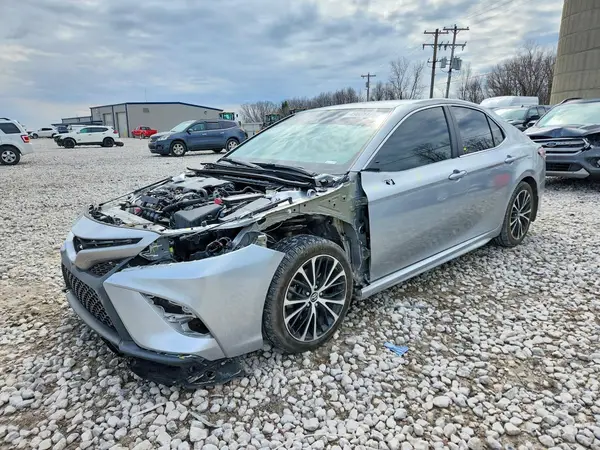 4T1B11HKXJU663115 2018 TOYOTA CAMRY - Image 1