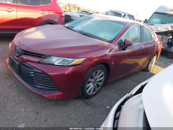 4T1B11HKXJU663129 2018 TOYOTA CAMRY - Image 2
