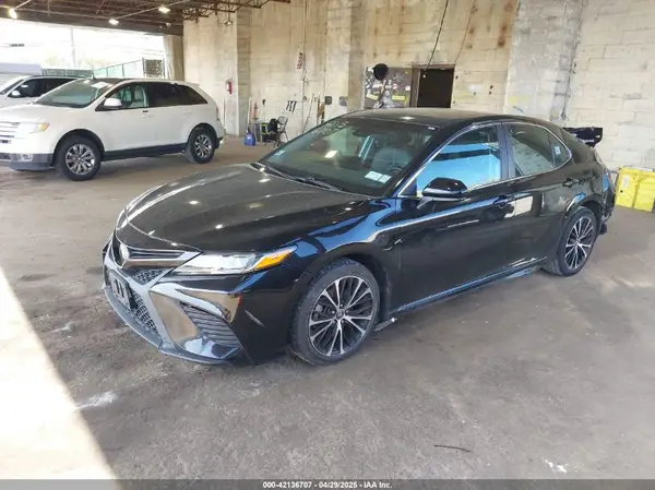 4T1B11HKXJU664734 2018 TOYOTA CAMRY - Image 2