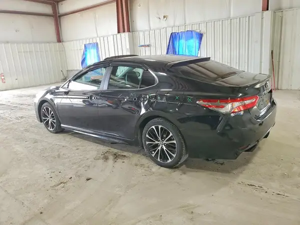 4T1B11HKXJU664961 2018 TOYOTA CAMRY - Image 2