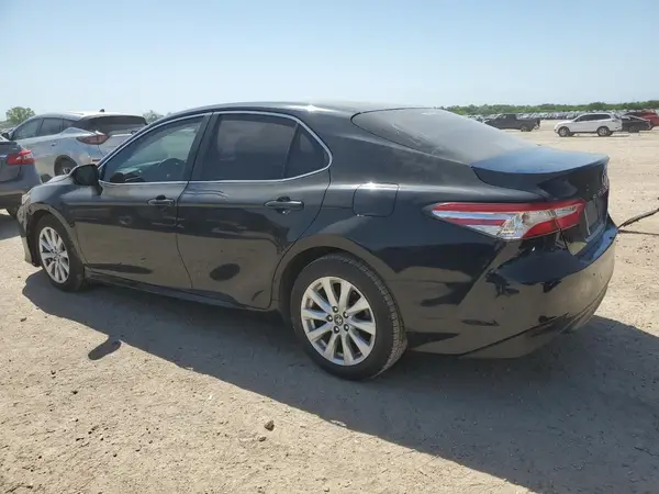 4T1B11HKXJU665866 2018 TOYOTA CAMRY - Image 2