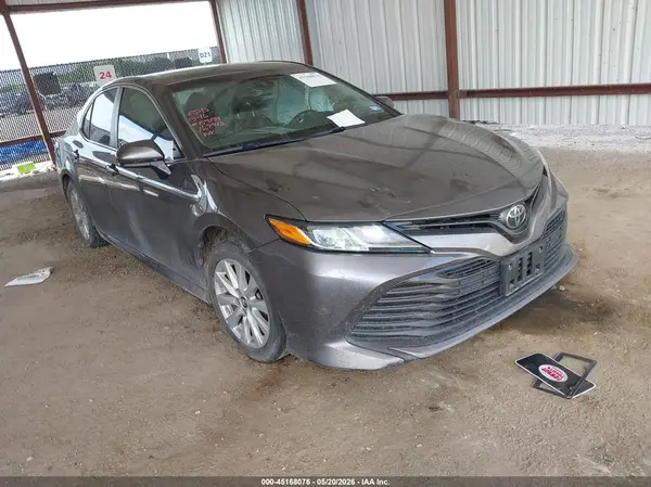 4T1B11HKXJU667942 2018 TOYOTA CAMRY - Image 1