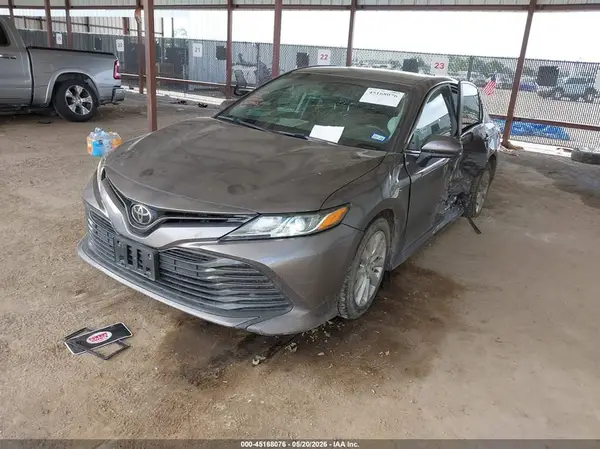 4T1B11HKXJU667942 2018 TOYOTA CAMRY - Image 2