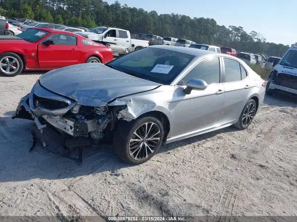 4T1B11HKXJU670999 2018 TOYOTA CAMRY - Image 2