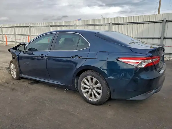 4T1B11HKXJU671358 2018 TOYOTA CAMRY - Image 2