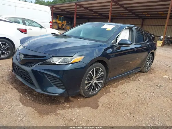 4T1B11HKXJU673417 2018 TOYOTA CAMRY - Image 2