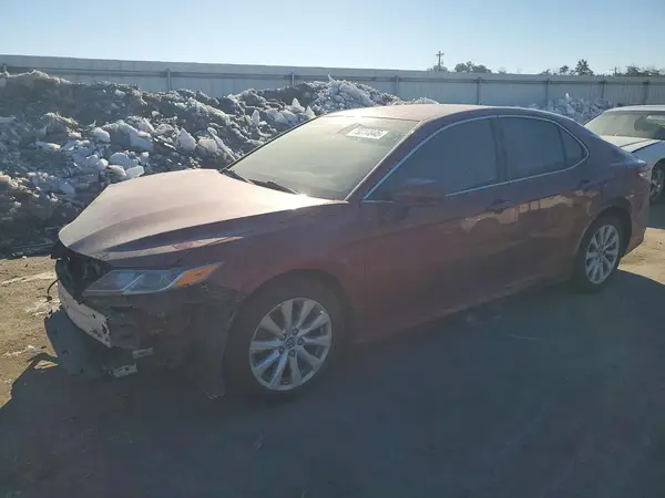 4T1B11HKXJU673983 2018 TOYOTA CAMRY - Image 1