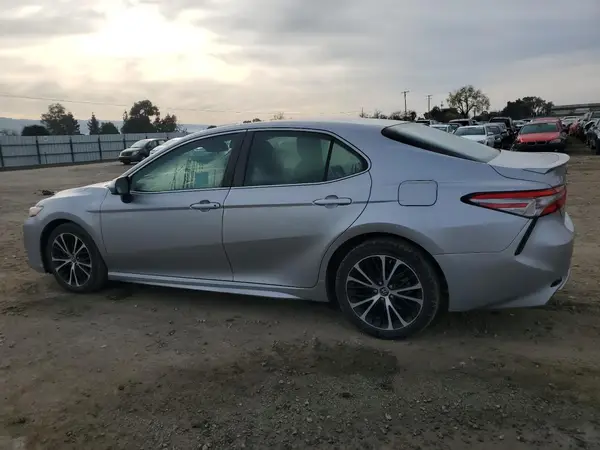4T1B11HKXJU677189 2018 TOYOTA CAMRY - Image 2