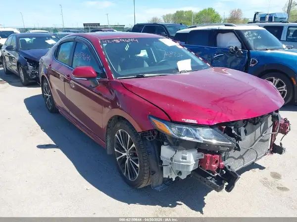 4T1B11HKXJU677256 2018 TOYOTA CAMRY - Image 1