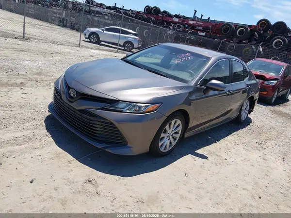 4T1B11HKXJU677371 2018 TOYOTA CAMRY - Image 2