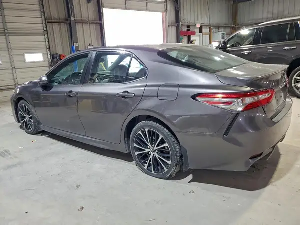 4T1B11HKXJU677449 2018 TOYOTA CAMRY - Image 2