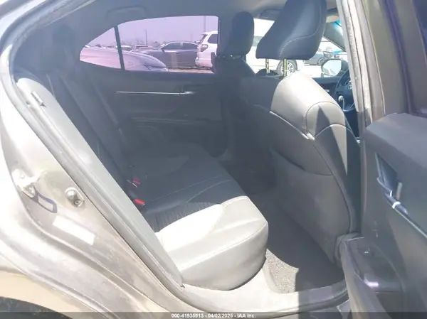 4T1B11HKXKU164719 2019 TOYOTA CAMRY - Image 8