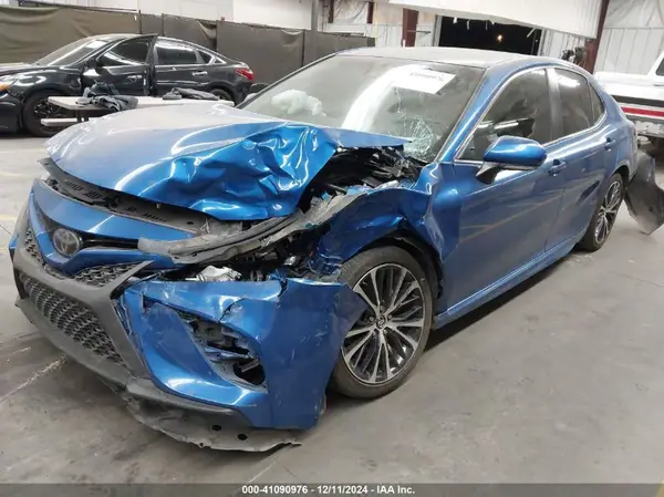 4T1B11HKXKU167233 2019 TOYOTA CAMRY - Image 2