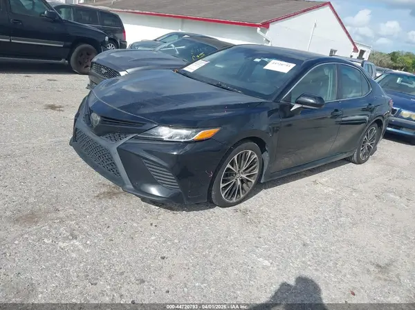 4T1B11HKXKU168642 2019 TOYOTA CAMRY - Image 2