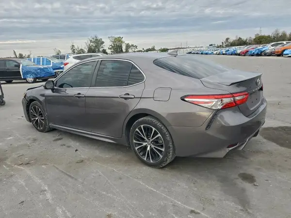 4T1B11HKXKU170939 2019 TOYOTA CAMRY - Image 2