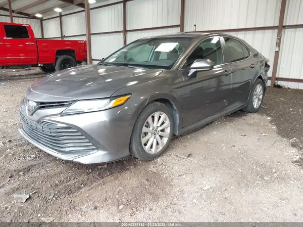 4T1B11HKXKU173775 2019 TOYOTA CAMRY - Image 2