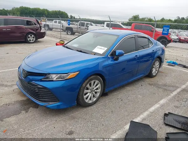 4T1B11HKXKU174604 2019 TOYOTA CAMRY - Image 2