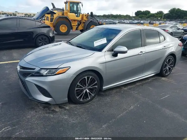 4T1B11HKXKU174697 2019 TOYOTA CAMRY - Image 2