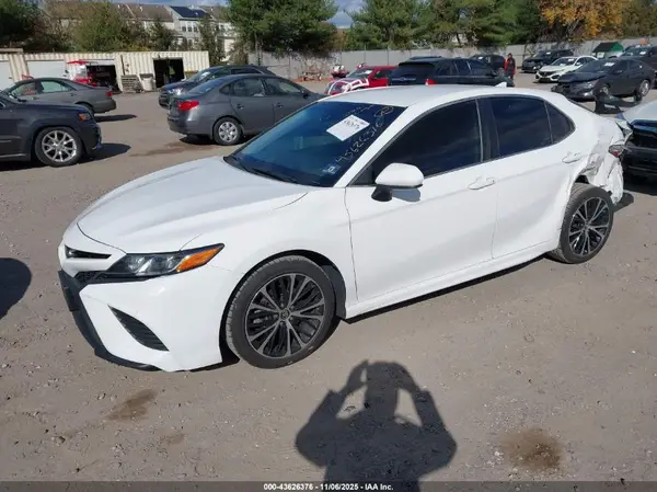 4T1B11HKXKU176272 2019 TOYOTA CAMRY - Image 2
